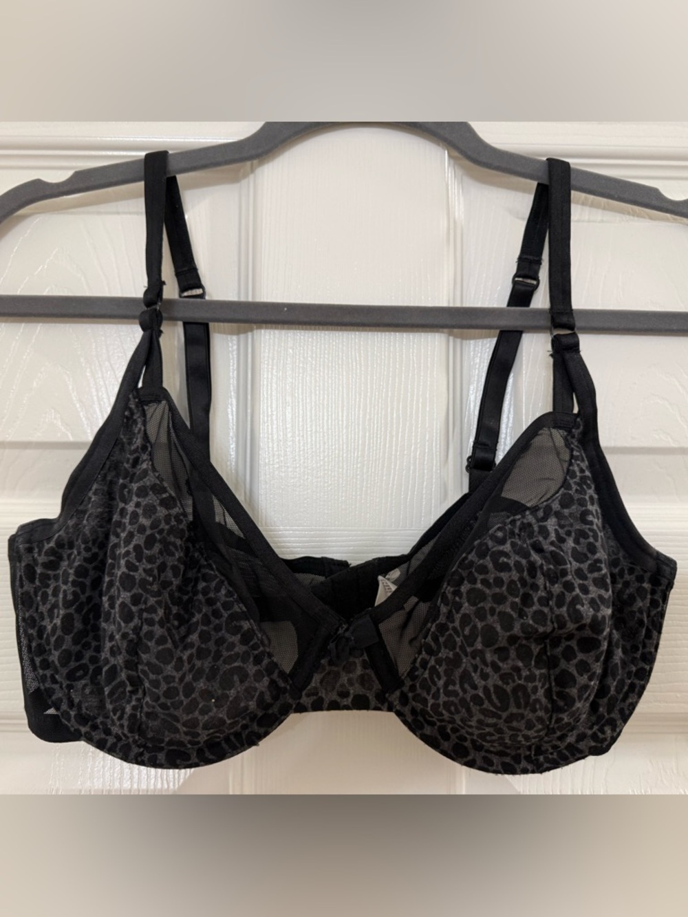 Like new!!  Gilligan & O'Malley Black Leopard-Print Underwire Bra
